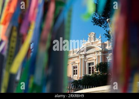 Salvador, Bahia, Brésil - 02 septembre 2023 : vue de l'école de médecine située à Largo Terreiro de Jesus, Pelourinho, centre historique de la ville o Banque D'Images