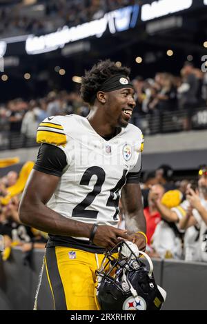 Pittsburgh Steelers cornerback Joey Porter Jr. (24) covers Buffalo Bills  wide receiver Gabe Davis (13) during an NFL preseason football game in  Pittsburgh, Sunday, Aug. 20, 2023. (AP Photo/Gene J. Puskar Stock Photo -  Alamy