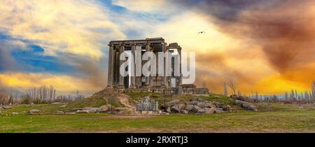 L'ancienne ville Aizanoi et Temple de Zeus à Çavdarhisar Banque D'Images