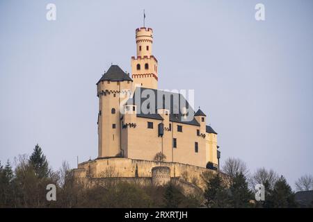 Marksburg, Château de Braubach, Rhénanie-Palatinat, Allemagne un jour de printemps Banque D'Images