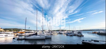 Yachts et bateaux en Marine à Oslo, Norvège. Yachts dans le port. Banque D'Images