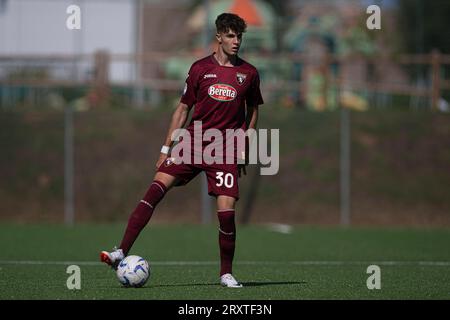 Marco Dalla Vecchia du Torino FC U19 en action lors du match de football Primavera 1 entre le Torino FC U19 et L'AS Roma U19. Banque D'Images