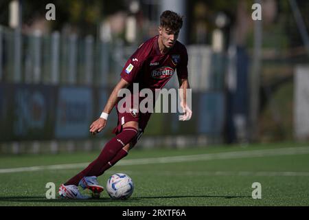 Marco Dalla Vecchia du Torino FC U19 en action lors du match de football Primavera 1 entre le Torino FC U19 et L'AS Roma U19. Banque D'Images