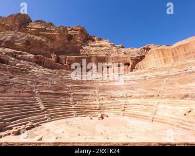 Le théâtre, le parc archéologique de Petra, site du patrimoine mondial de l'UNESCO, l'une des sept nouvelles merveilles du monde, Petra, Jordanie, Moyen-Orient Banque D'Images