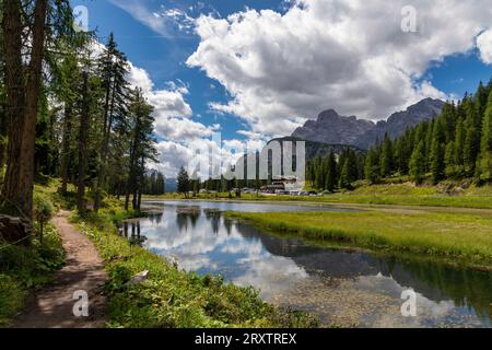 Lac d'Antorno, Dolomites de Belluno, Auronzo di Cadore, district de Belluno, Vénétie, Italie, Europe Banque D'Images