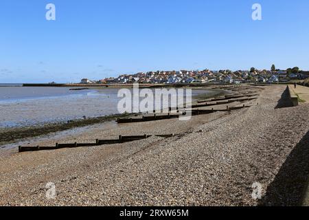 Plage à Swalecliffe (vue sur Hampton-on Sea), Whitstable, Kent, Angleterre, Grande-Bretagne, Royaume-Uni, Royaume-Uni, Europe Banque D'Images