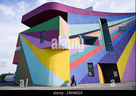 Eastbourne Royaume-Uni 27 septembre 2023 - The Towner Eastbourne où se tient l'exposition des nominés du Turner Prize : Credit Simon Dack / Alamy Live News Banque D'Images