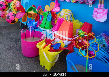 Mablethorpe, Lincolnshire, Royaume-Uni, septembre 21. Jouets de plage à vendre à Mablethorp, Lincolnshire le 21 septembre 2023 Banque D'Images