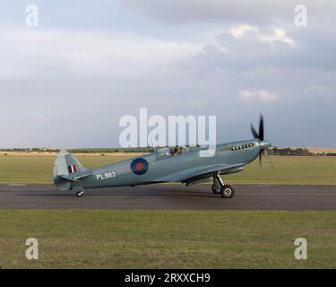 Supermarine Spitfire PR Mk.XI PL983 photo-reconnaissance au Battle of Britain Air Show de 2023 à l'IWM Duxford Banque D'Images