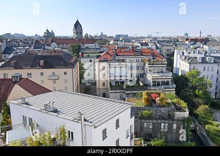 Blick auf die Daecher von Muenchen,Verdichtung,Wohnhaeuser, Gebaeude,Wohnungen,Stadtwohnungen,Stadtwohnung *** vue sur les toits de Munich,densification,immeubles,immeubles,appartements,appartements,appartements en ville,appartement en ville Banque D'Images