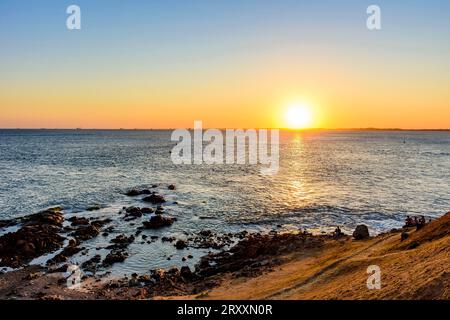 Coucher de soleil au phare de Barra dans la ville de Salvador avec vue sur la baie de tous les Saints, Brésil Banque D'Images