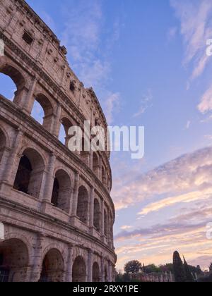 Façade du Colisée de Rome, Italie Banque D'Images