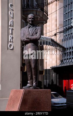 Monument à Carlos Gardel, quartier Abasto, Buenos Aires, Argentine Banque D'Images