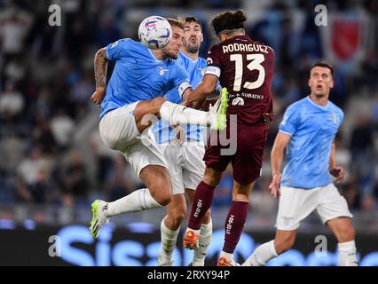 Rome (Italie), 27 septembre 2023. Ciro immobile du SS Lazio et Ricardo Rodríguez du Torino Calcio lors du match de Serie A entre le SS Lazio et le Torino FC au stade Olimpico de Rome (Italie), le 27 septembre 2023. Crédit : Insidefoto di andrea staccioli/Alamy Live News Banque D'Images