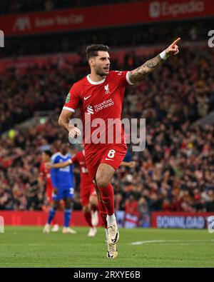 Liverpool, Angleterre, 27 septembre 2023. Dominik Szoboszlai, de Liverpool, célèbre avoir marqué le deuxième but de Liverpools pour atteindre 2-1 lors du match de la Carabao Cup à Anfield, Liverpool. Le crédit photo devrait se lire : Gary Oakley / Sportimage Banque D'Images