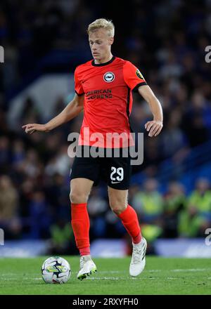 Jan Paul van Hecke de Brighton et Hove Albion en action lors du troisième tour de la Carabao Cup à Stamford Bridge, Londres. Date de la photo : mercredi 27 septembre 2023. Banque D'Images