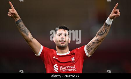 Liverpool, Angleterre, 27 septembre 2023. Dominik Szoboszlai, de Liverpool, célèbre avoir marqué le deuxième but de Liverpools pour atteindre 2-1 lors du match de la Carabao Cup à Anfield, Liverpool. Le crédit photo devrait se lire : Gary Oakley / Sportimage Banque D'Images