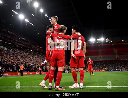 Liverpool, Angleterre, 27 septembre 2023. Dominik Szoboszlai, de Liverpool, célèbre avoir marqué le deuxième but de Liverpools pour atteindre 2-1 lors du match de la Carabao Cup à Anfield, Liverpool. Le crédit photo devrait se lire : Gary Oakley / Sportimage Banque D'Images