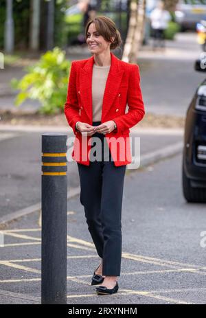 Sittingbourne, Angleterre. ROYAUME-UNI. 27 septembre 2023. Catherine Princesse de Galles se joint à une session de portage en famille dans le cadre de sa campagne « Shaping US » sur le crédit de la petite enfance : Anwar Hussein/Alamy Live News Banque D'Images