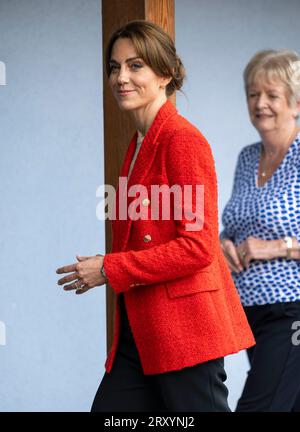 Sittingbourne, Angleterre. ROYAUME-UNI. 27 septembre 2023. Catherine Princesse de Galles se joint à une session de portage en famille dans le cadre de sa campagne « Shaping US » sur le crédit de la petite enfance : Anwar Hussein/Alamy Live News Banque D'Images