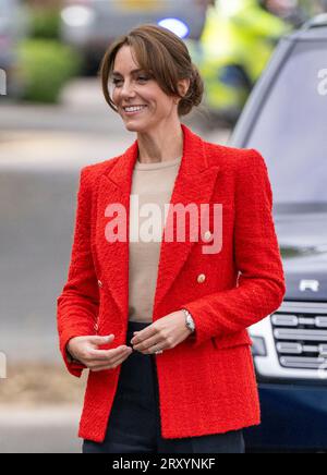 Sittingbourne, Angleterre. ROYAUME-UNI. 27 septembre 2023. Catherine Princesse de Galles se joint à une session de portage en famille dans le cadre de sa campagne « Shaping US » sur le crédit de la petite enfance : Anwar Hussein/Alamy Live News Banque D'Images