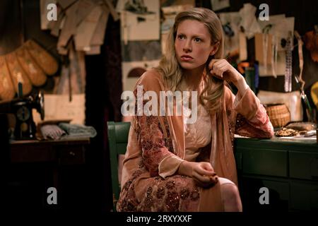 DATE DE SORTIE : 17 novembre 2023. TITRE : les Jeux de la faim : la ballade des oiseaux chanteurs et des serpents. STUDIO : Lionsgate. RÉALISATEUR : Francis Lawrence. INTRIGUE : Coriolanus Snow guide et développe des sentiments pour l'hommage féminin du District 12 lors des 10e Hunger Games. EN VEDETTE : HUNTER SCHAFER dans le rôle de Tigres Snow. (Image de crédit : © Lionsgate/Entertainment Pictures/ZUMAPRESS.com) USAGE ÉDITORIAL SEULEMENT! Non destiné à UN USAGE commercial ! Banque D'Images
