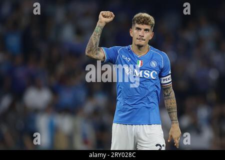 Le défenseur italien Giovanni Di Lorenzo de la SSC Napoli célèbre la victoire après le match de Serie A entre la SSC Napoli et l'Udinese Calcio au stade Diego Armando Maradona de Naples le 27 septembre 2023. Banque D'Images