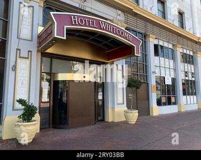 27 août 2023, San Francisco, Californie, États-Unis : l'hôtel Whitcomb fermé à la 8e rue et marché à San Francisco Californie le dimanche 27 août 2023. La ville de San Francisco a subi de nombreuses attaques pour la façon dont elle gère les retombées des sans-abri, de la drogue et de la vente au détail dans le centre-ville de San Francisco. (Image de crédit : © David G. McIntyre/ZUMA Press Wire) USAGE ÉDITORIAL SEULEMENT! Non destiné à UN USAGE commercial ! Banque D'Images