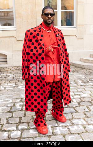 USHER participe à la piste MARNI Printemps/été 2024 pendant la Fashion week de Paris le 2023 septembre - Paris ; France 27/09/2023 Banque D'Images