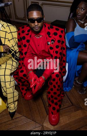 USHER participe à la piste MARNI Printemps/été 2024 pendant la Fashion week de Paris le 2023 septembre - Paris ; France 27/09/2023 Banque D'Images