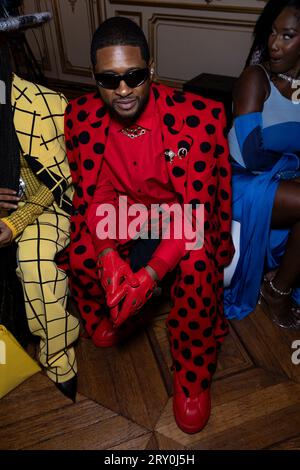 USHER participe à la piste MARNI Printemps/été 2024 pendant la Fashion week de Paris le 2023 septembre - Paris ; France 27/09/2023 Banque D'Images