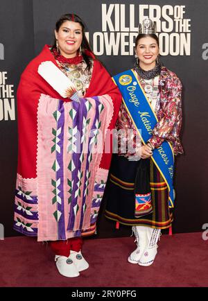 Les princesses Gianna 'Gigi' Sieke et Lawren 'Lulu' Goodfox assistent à la première du film Killer os The Flower Moon à Alice Tully Hall à New York le 27 septembre 2023 Banque D'Images