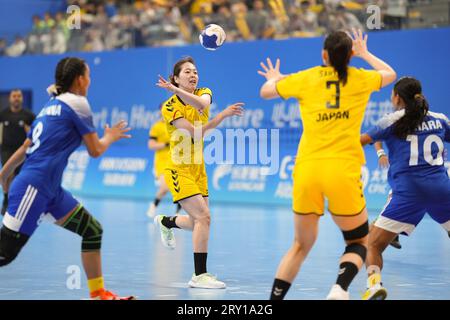 Kaho Nakayama (JPN), 27 SEPTEMBRE 2023 - Handball : match féminin du groupe B entre le Japon et le Népal au gymnase Xiaoshan de l'Université normale de Zhejiang lors des Jeux asiatiques de 2022 à Hangzhou, Chine. (Photo par AFLO SPORT) crédit : AFLO Co. Ltd./Alamy Live News Banque D'Images