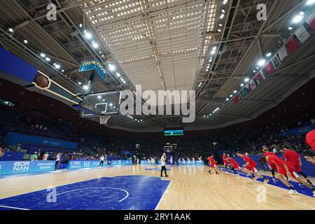 Vue générale, 28 SEPTEMBRE 2023 - Basketball : Match masculin du groupe D entre l'Indonésie et le Japon au Zhejiang University Gymnasium Zijingang lors des Jeux asiatiques de 2022 à Hangzhou en Chine. (Photo par AFLO SPORT) crédit : AFLO Co. Ltd./Alamy Live News Banque D'Images