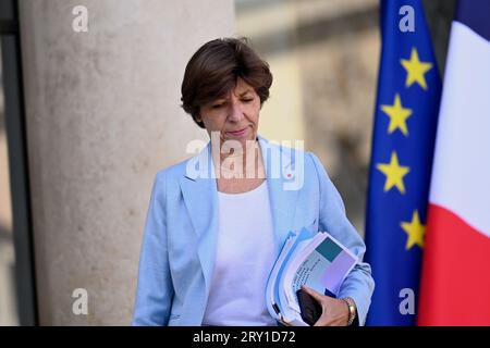 Julien Mattia / le Pictorium - à l'issue du Conseil des ministres du 27 septembre 2023. - 27/09/2023 - France / Ile-de-France (région) / Paris - la ministre de l'Europe et des Affaires étrangères, Catherine Colonna, quitte le Conseil des ministres, à l'Elysée, le 27 septembre 2023 crédit : LE PICTORIUM/Alamy Live News Banque D'Images