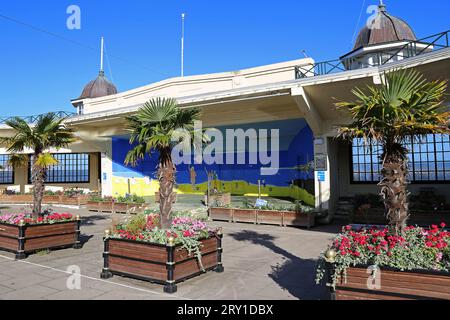 Kiosque à musique central, Central Parade, Herne Bay, Kent, Angleterre, grande-Bretagne, Royaume-Uni, Royaume-Uni, Europe Banque D'Images