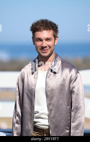 28 septembre 2023, Madrid, Madrid, Espagne : Carlos Cuevas a assisté à 'la Ternura' Photocall lors du 71e Festival International du film de San Sebastian au Palais Kursaal le 28 septembre 2023 à Donostia / San Sebastian, Espagne (image de crédit : © Jack Abuin/ZUMA Press Wire) USAGE ÉDITORIAL UNIQUEMENT! Non destiné à UN USAGE commercial ! Banque D'Images