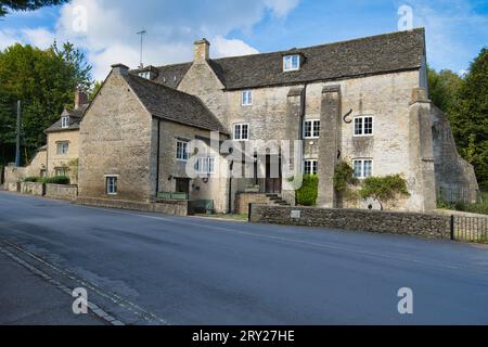 Avec une histoire remontant à 1086, le moulin qui se trouve sur le site aujourd'hui remonterait au XVIIe siècle. Banque D'Images