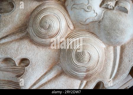 La texture de sculpture sur pierre est sur une dalle de pierre dans les tombes orientales de la dynastie Qing, en Chine du Nord Banque D'Images