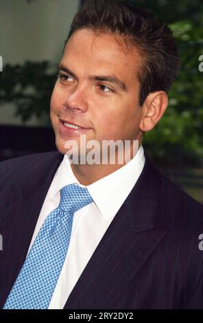 Lachlan Murdoch au public Theater's Summer Benefit et représentation en soirée d'ouverture de Much ado About Nothing au Delacorte Theater à Central Park à New York le 13 juillet 2004. Crédit photo : Henry McGee/MediaPunch Banque D'Images