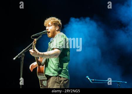 JP Saxe se produit au Hard Rock Live à Hollywood, en Floride, le 27 septembre 2023. Saxe est actuellement en tournée avec John Mayer. (Photo de Geoffrey Clowes/Sipa USA) Banque D'Images