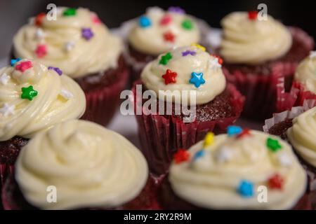 Assiette de cupcakes prise en gros plan Banque D'Images