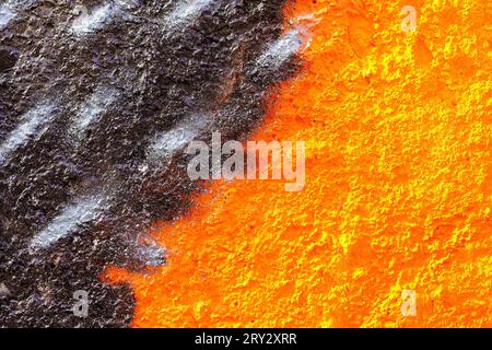 Le mur est peint en orange, couleurs sombres. Texture d'un mur coloré. Arrière-plan abstrait. textures, couleurs. fond coloré. Surf multicolore Banque D'Images