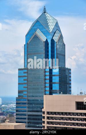 Philadelphie, USA - 11 juin 2013 : Deux Liberty Place building de Philadelphie. Comme le 848 de 2016 ft grands gratte-ciel est le 3ème plus haut bâtiment de Ph Banque D'Images