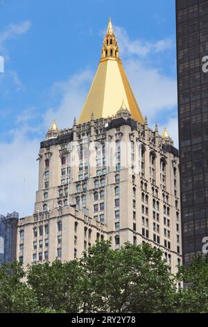 NEW YORK, États-Unis - 4 JUILLET 2013 : The New York Life Building, siège de la New York Life Insurance Company. Banque D'Images