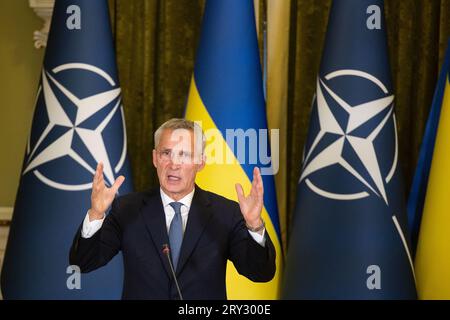 Kyiev, Ukraine. 28 septembre 2023. Le secrétaire général de l'OTAN, Jens Stoltenberg, lors d'une réunion avec le président ukrainien, Volodymyr Zelenskyi, à Kiev, en ukrainien, le jeudi 28 septembre 2023. Photo du bureau de presse du président ukrainien/ crédit : UPI/Alamy Live News Banque D'Images