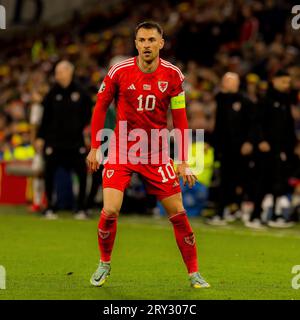 Cardiff, pays de Galles - 28 mars 2023 : Aaron Ramsey du pays de Galles lors de la qualification du Championnat d'Europe du Groupe D UEFA pays de Galles vs Lettonie à Cardiff City Banque D'Images