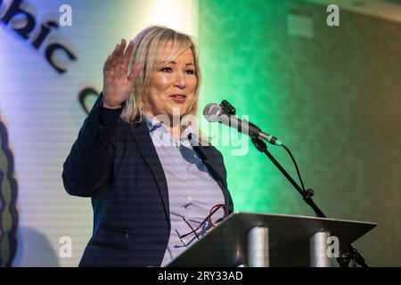 La première ministre élue, Michelle O'Neill, s'exprimant lors du lancement officiel du Roddy McCorley Republican Heritage Centre à Belfast. Date de la photo : jeudi 28 septembre 2023. Banque D'Images