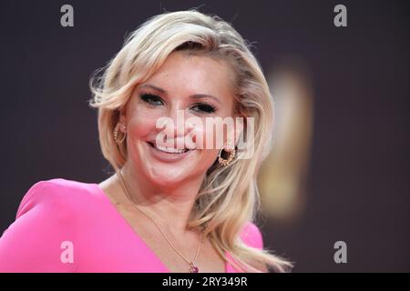 Cologne, Allemagne. 28 septembre 2023. Evelyn Burdecki arrive au Coloneum pour les German Television Awards 2023. Les German Television Awards seront remis à Cologne pour la saison de programmation 2022/23. Crédit : Rolf Vennenbernd/dpa/Alamy Live News Banque D'Images