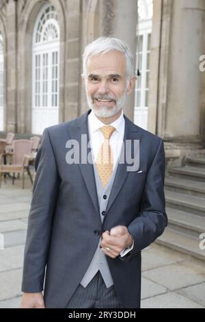 Friedrich Wilhelm Prinz von Sachsen beim Sektempfang anlässlich der Trauung von Maria Teresita Prinzessin von Sachsen und Graf Beryl Alexandre de Sapo Banque D'Images